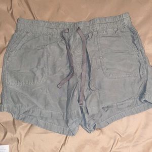 Green shorts. New without tags. Size 16 maurices.